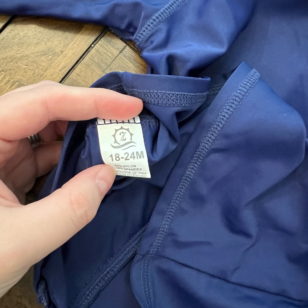 SwimZip Rash Guard - Picture 4 of 4